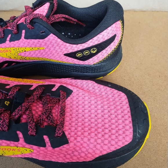 New Brooks Divide 4 Shoes Womens Size 9 Pink Black Yellow Trail Running Shoes - Picture 6 of 12